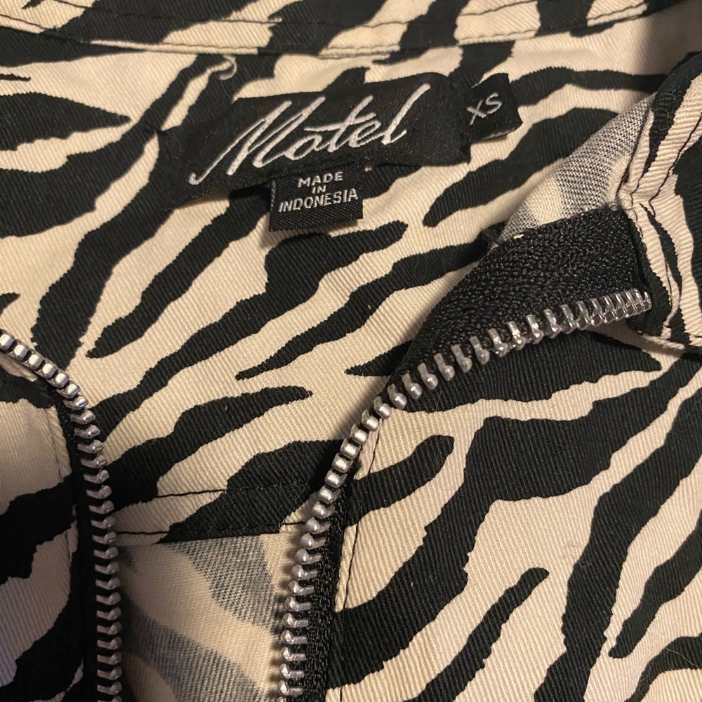 Motel Rocks Zebra Jacket - Picture 2 of 2